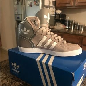 Adidas Extaball sz 8